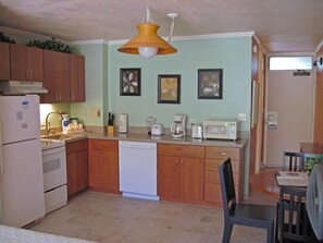 Full Kitchen.