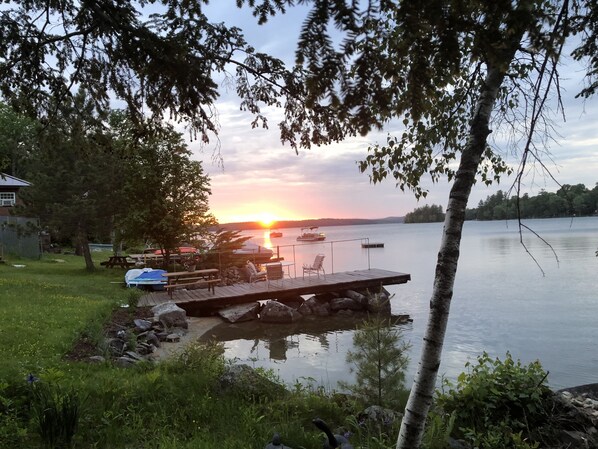 Guest have access to 100 feet of shore frontage, 2 docks and 3 picnic tables.