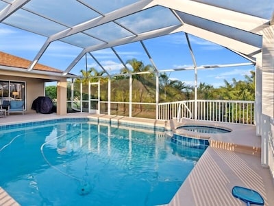 Sun & Fun!  The Ideal Destination.   Modern, Family Friendly Waterfront Home.  