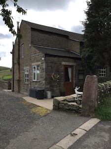 Cosy Rural Cottage Peak District, Pets Welcome, Buxton Derbyshire