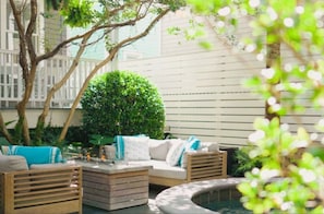 Outdoor Seating With Fire Tables