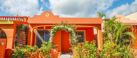 Front of the house, overlooking the park with cenote