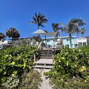 Private walk up to deck