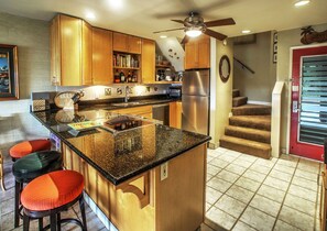 Kahana Sunset D7 - Kitchen