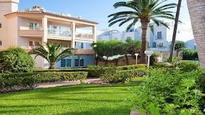 Small residential complex, with beautiful gardens 