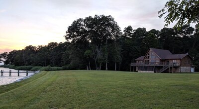Perfect location rental for quiet vacation get away or writer's paradise. 
