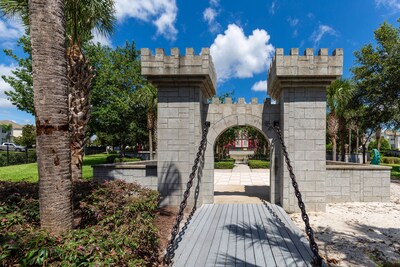 Disney World 2 Miles! Family condo 
