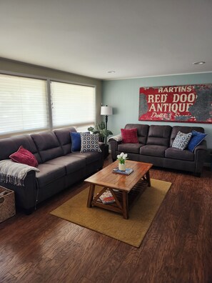 Fun rustic décor and comfort with access to cable tv, movies and board games.