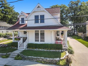 The private side driveway can accommodate four or five cars!