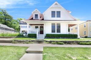 Ideally located in South Haven's North Beach neighborhood!