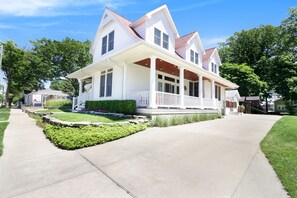 The Avery Street Beach House. Six bedrooms. Four full bathrooms.