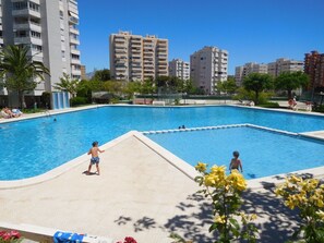 2 pools open all year