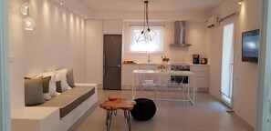Lobby & Kitchen