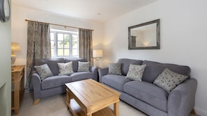 Living room, Meadow View 2, Bolthole Retreats