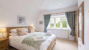 Master bedroom with king-size bed, Meadow View 2, Bolthole Retreats