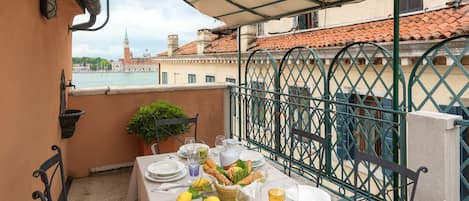 Terrace with view over St. Mark's basin