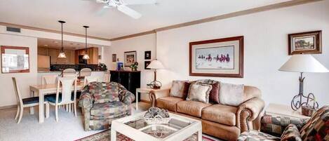 The bright and beautiful 1 Bedroom condo features modern furnishings and full access to resort amenities