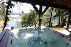 Bain à remous extérieur