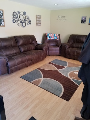 Main Livingroom