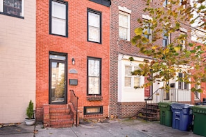 3-Story Townhome | Walkable Location | 2 Mi to Port Discovery Museum