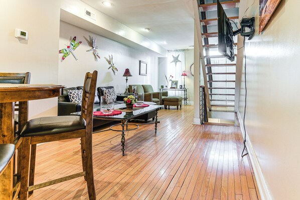 Baltimore Vacation Rental | 2BR | 1.5BA | 1,750 Sq Ft | Stairs Required