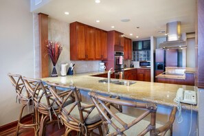 Sands of Kahana 215 - Full kitchen w/ bar stools
