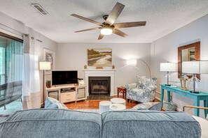 Living Room | Free WiFi
