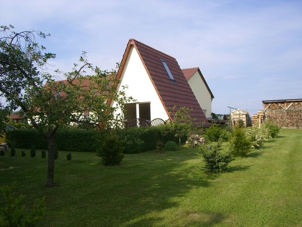 Grillhäuschen mit Terrasse