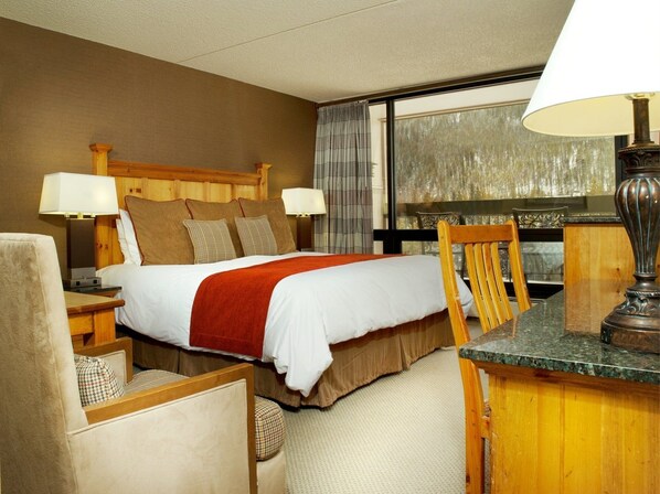 Welcome to our cozy and modern Lodge guest room!