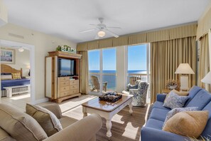 Enjoy a full view of the ocean and beach!