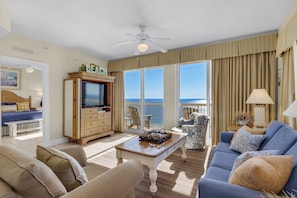 Enjoy a full view of the ocean and beach!