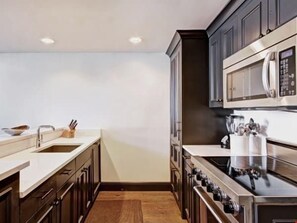 Cook up a storm in the fully-equipped kitchen.