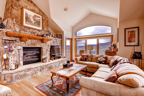 Welcome to your elegant and cozy 4 bedroom home in Beaver Creek!