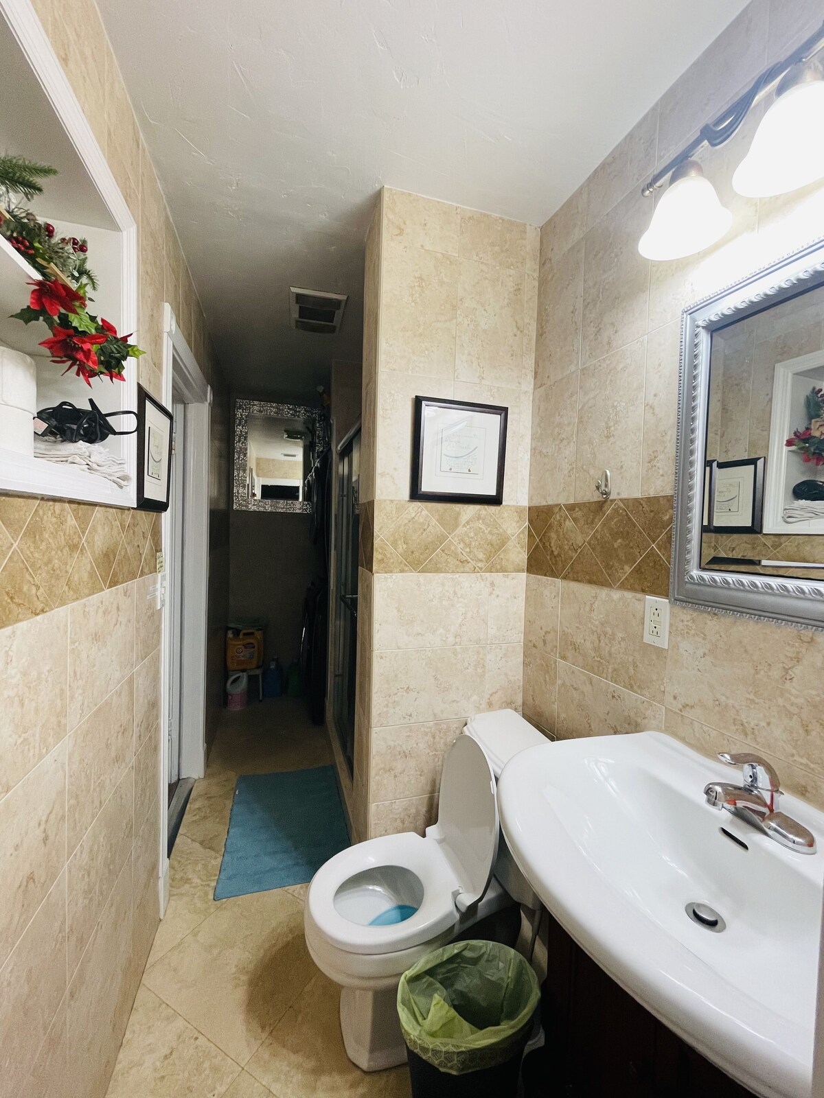 Clothes optional Tranquil Private room Paradise. In Fort Lauderdale.