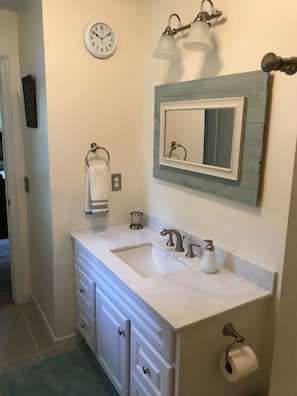 beautiful master bathroom vanity and accessories