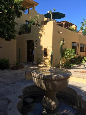 Community courtyard towards 386FN