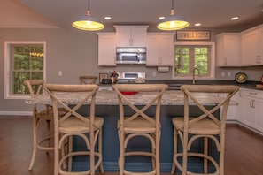 7-foot island with plenty of room to prep, eat, entertain. 