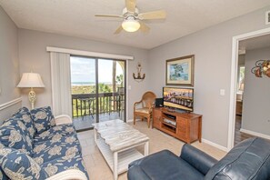 5221 Living Room