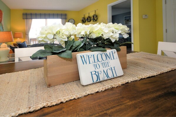 6208 Welcome to the Beach