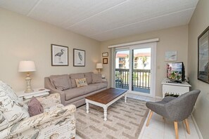 3223-Living Room