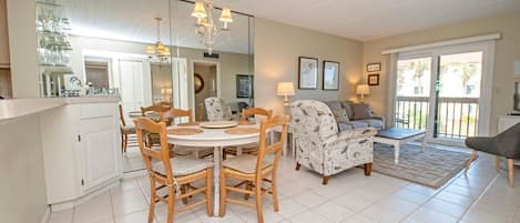 3223-Dining/Living Area