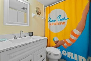  4101 Secondary Bathroom