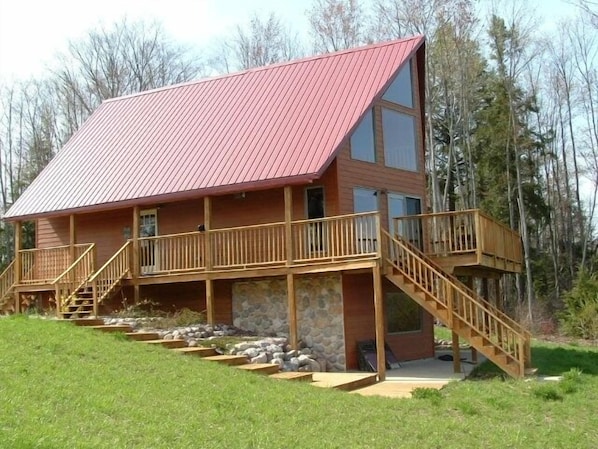 The Buck Rack Chalet Lakefront Home