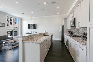 Fully equipped kitchen.