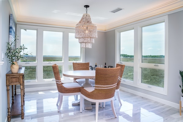 Dining area sits 4