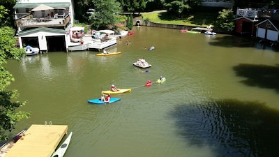 FREE USE OF CANOE AND 2) KAYAKS ON YOUR OWN PRIVATE COVE. 1ST DAY FREE BREAKFAST