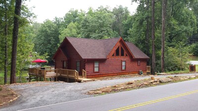 FREE USE OF CANOE AND 2) KAYAKS ON YOUR OWN PRIVATE COVE. 1ST DAY FREE BREAKFAST