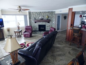 Living Room/Fireplace
No Fires allowed