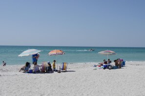Seems like a crowd for a beach in Boca Grande. Take umbrella/chairs provided.