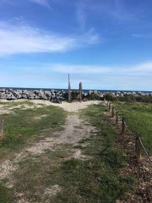 Path to public beach access